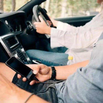 Changes to mobile phone driving law to come into force from 25th March